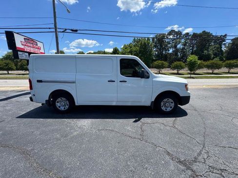 Used 2020 Nissan NV 2500 SV w/ Back Door Glass Package RWD image 2