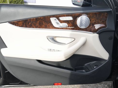 Used 2019 Mercedes-Benz E 300 4MATIC w/ Premium 1 Package image 27