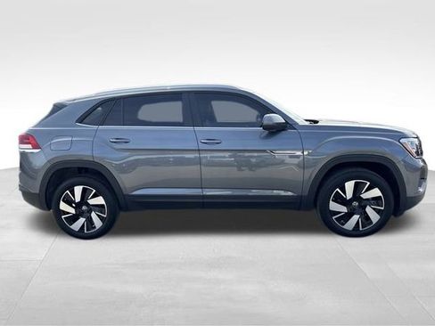 Used 2024 Volkswagen Atlas Cross Sport SE image 6