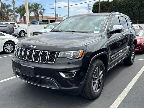 Used 2018 Jeep Grand Cherokee Limited AWD/4WD image 3