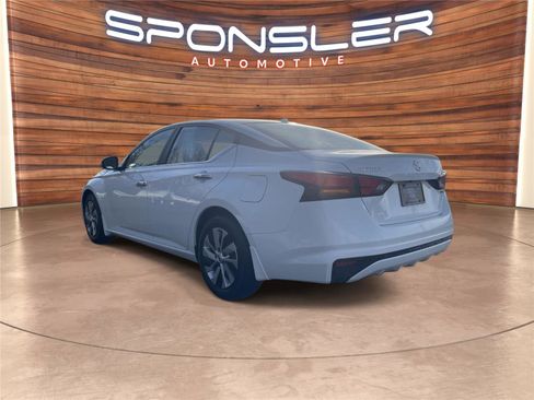 Used 2020 Nissan Altima 2.5 S image 3