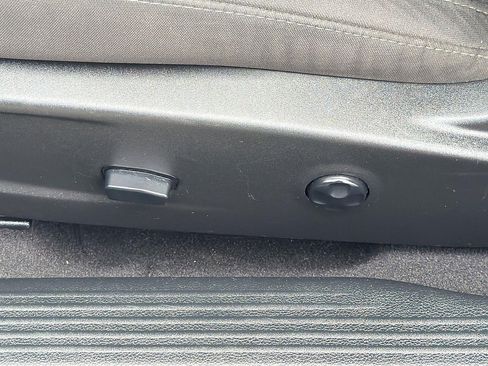 Used 2019 Dodge Challenger SXT w/ Driver Convenience Group RWD image 19