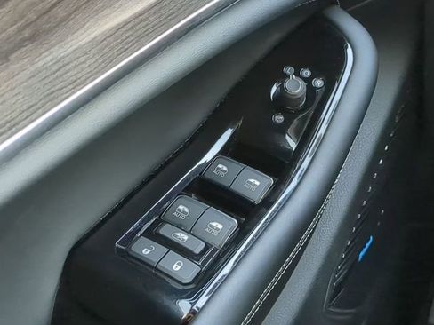 Certified 2023 Jeep Grand Cherokee L Overland AWD/4WD image 32