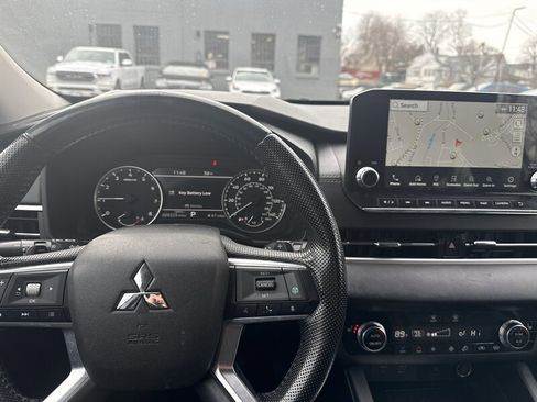 Used 2022 Mitsubishi Outlander SEL image 10