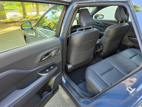 Used 2025 Toyota Crown Signia w/ Advanced Technology Package AWD/4WD image 15