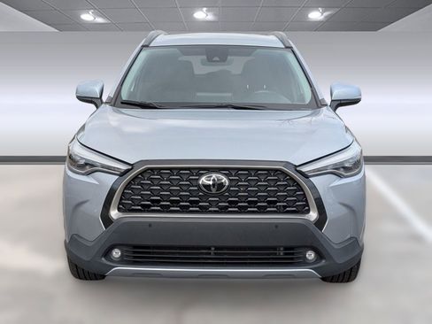 Used 2022 Toyota Corolla Cross XLE image 6