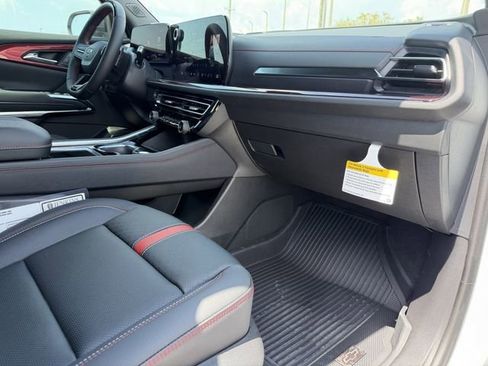 New 2026 Chevrolet Traverse RS image 17