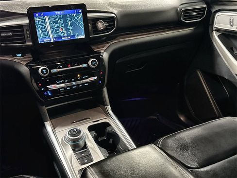 Used 2022 Ford Explorer Limited image 27