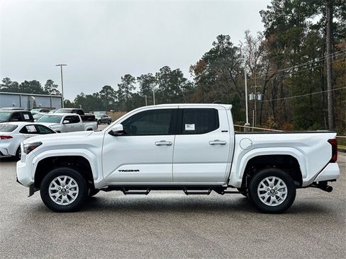 New 2026 Toyota Tacoma SR5 image 5