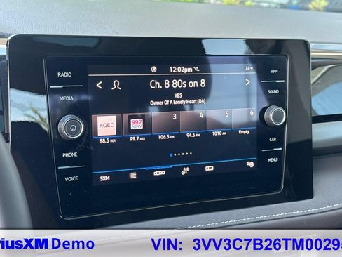 Certified 2026 Volkswagen Taos SE FWD image 28