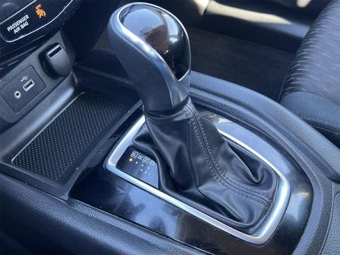 Used 2019 Nissan Rogue S image 31