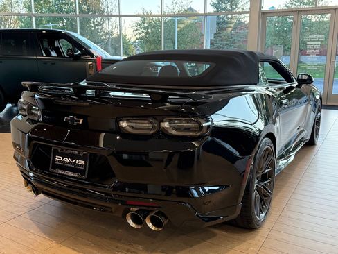 Used 2022 Chevrolet Camaro ZL1 RWD image 8