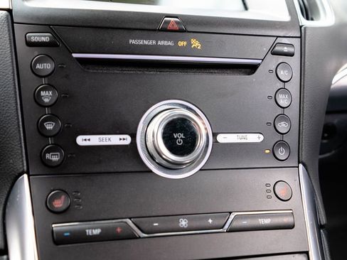 Used 2019 Ford Edge Titanium w/ Cargo Accessory Package FWD image 25