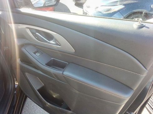 Used 2018 Chevrolet Traverse LT image 21