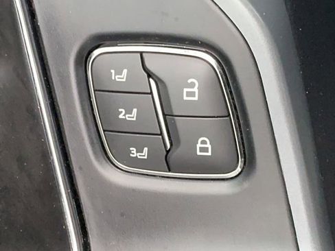 Used 2022 Ford F150 Lariat image 13