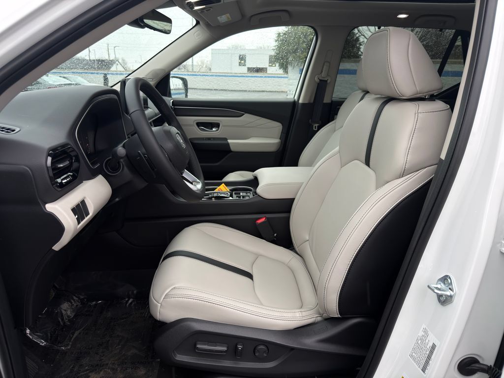 New 2026 Honda Pilot Touring image 18