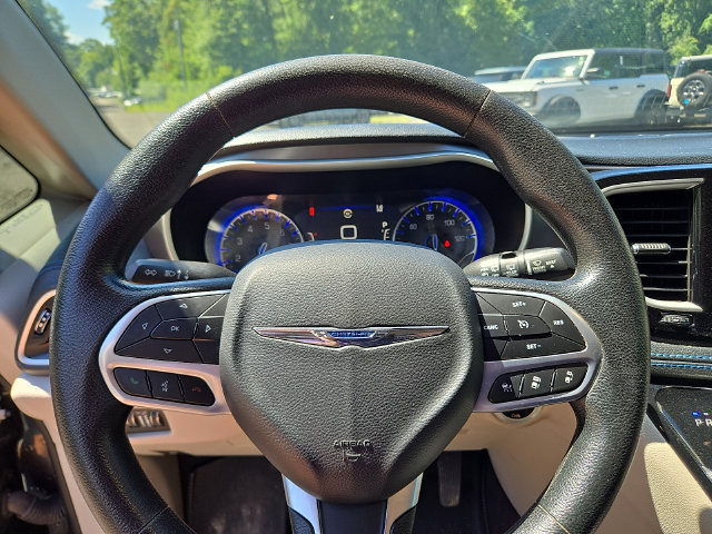 Used 2021 Chrysler Pacifica Touring AWD/4WD image 4