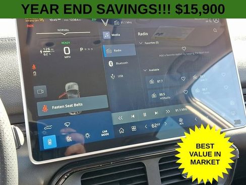 Used 2023 VinFast VF 8 Eco image 18