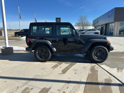 Used 2023 Jeep Wrangler Sport image 7