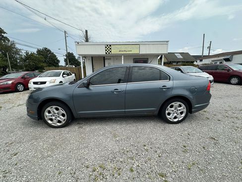 Used 2011 Ford Fusion SE FWD image 2