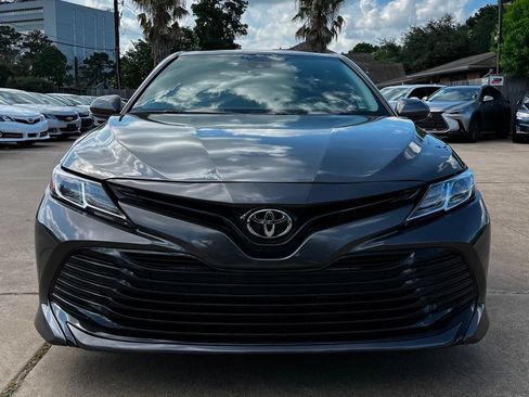 Used 2020 Toyota Camry LE FWD image 2