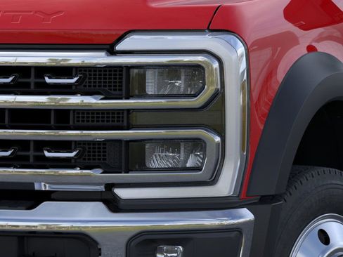 New 2025 Ford F450 Lariat image 18