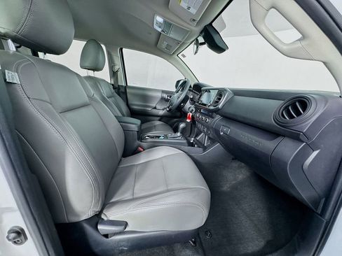 Used 2023 Toyota Tacoma SR image 32