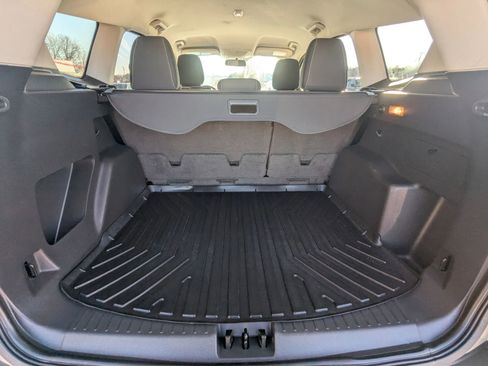 Used 2018 Ford Escape SE w/ SE Sync 3 Package image 9