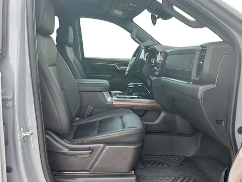 Used 2024 Chevrolet Silverado 1500 LT Trail Boss w/ Convenience Package II AWD/4WD image 22