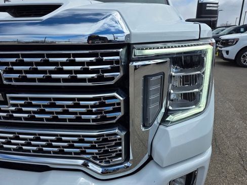 Used 2023 GMC Sierra 3500 Denali w/ Technology Package image 3