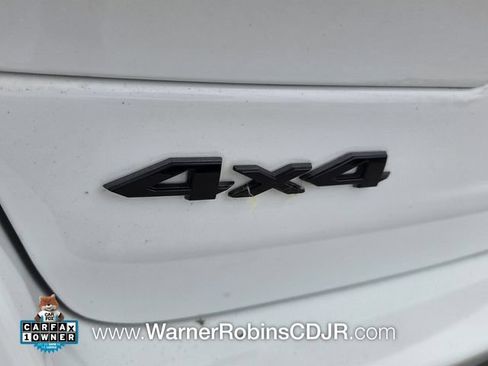Used 2023 Jeep Grand Cherokee Altitude AWD/4WD image 12