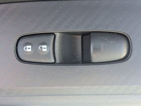 Used 2025 Nissan Altima 2.5 SV image 31