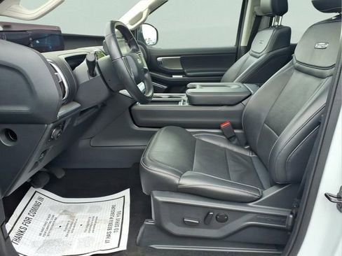 Used 2025 Ford Expedition Platinum AWD/4WD image 19