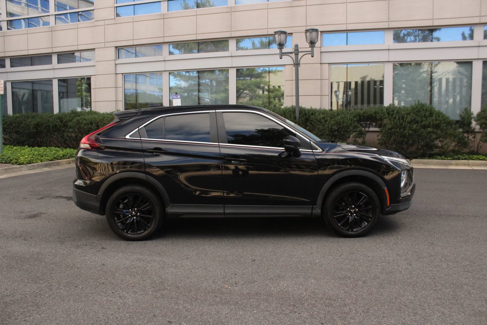 Used 2023 Mitsubishi Eclipse Cross LE AWD/4WD image 6