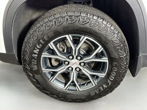 Used 2024 GMC Acadia AT4 w/ Luxury Package AWD/4WD image 27