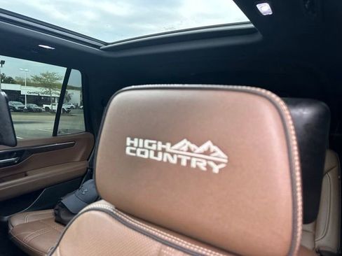 Used 2025 Chevrolet Tahoe High Country AWD/4WD image 20