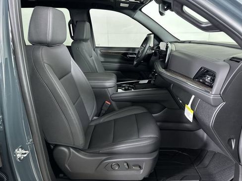 New 2026 Chevrolet Suburban Z71 w/ Comfort Package AWD/4WD image 29