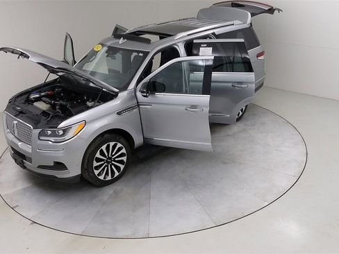 Used 2022 Lincoln Navigator Reserve image 59