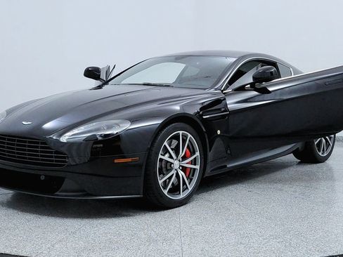 Used 2015 Aston Martin V8 Vantage Coupe RWD image 9