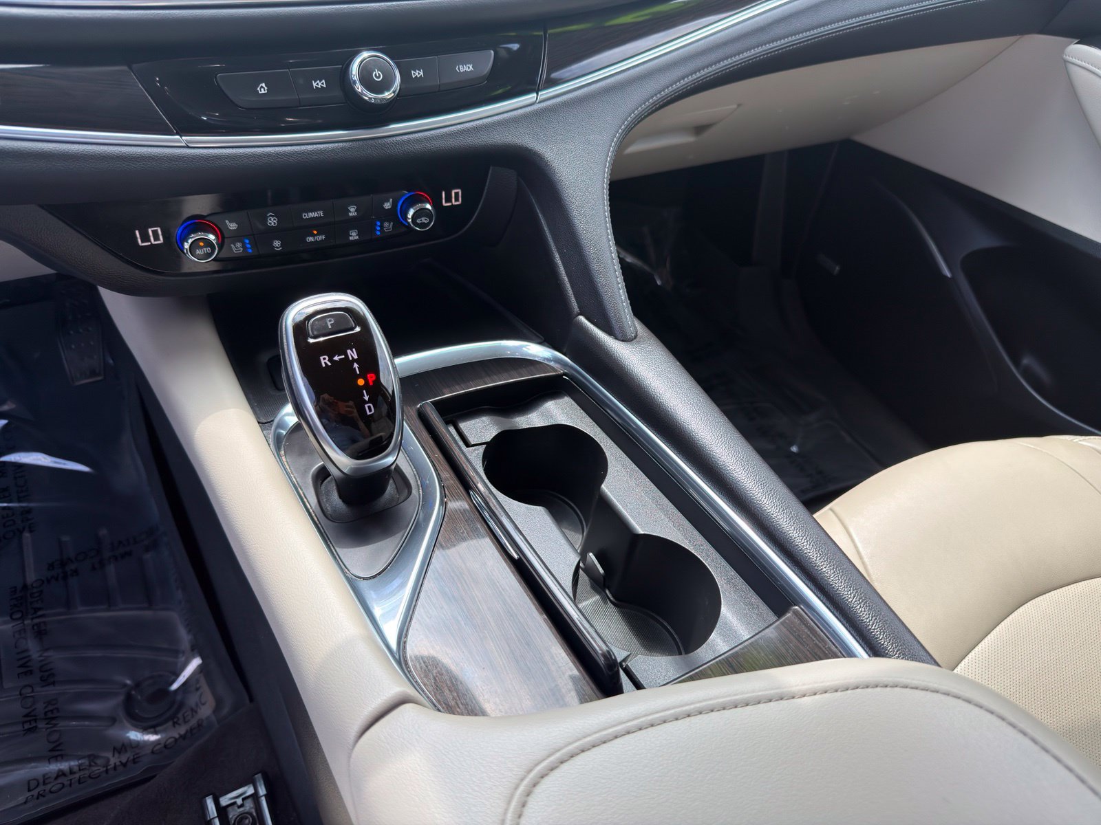 Used 2020 Buick Enclave Premium w/ Sun and Sites Package FWD image 25