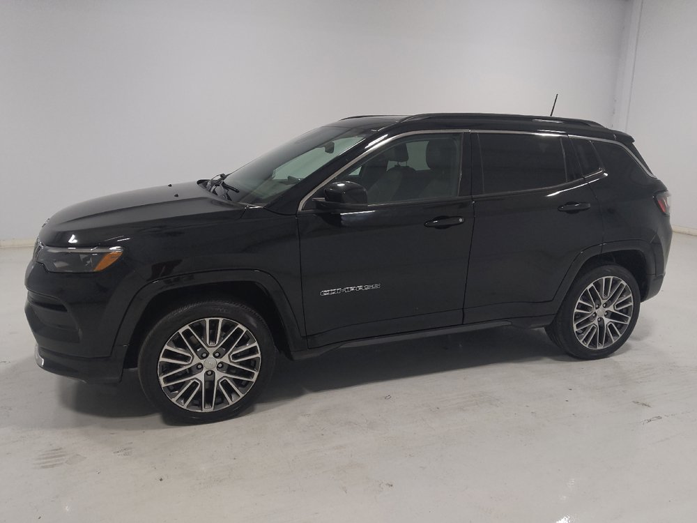Used 2023 Jeep Compass Limited w/ Elite Group AWD/4WD image 2
