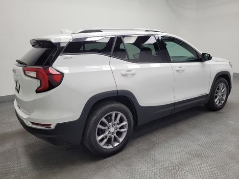 Used 2024 GMC Terrain SLT image 10