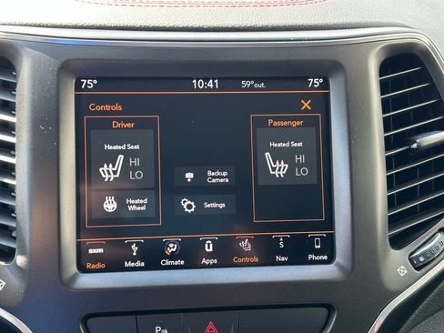 Used 2019 Jeep Cherokee Trailhawk w/ Comfort/Convenience Group image 15