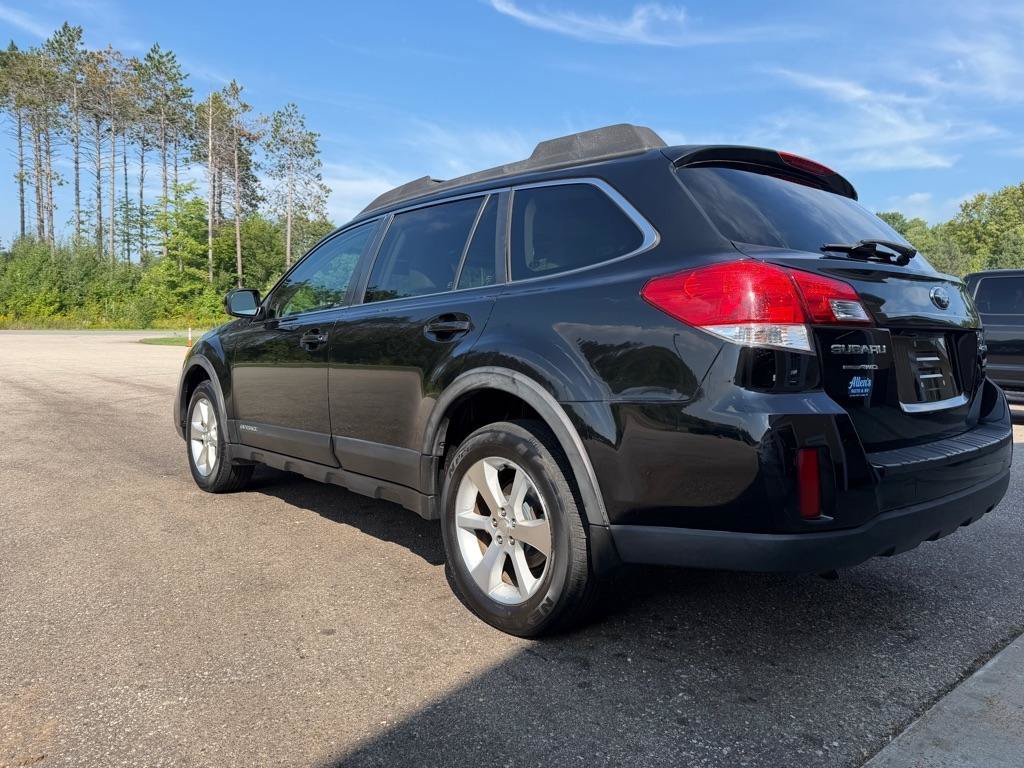 Used 2013 Subaru Outback 2.5i Limited w/ Moonroof Pkg AWD/4WD image 6