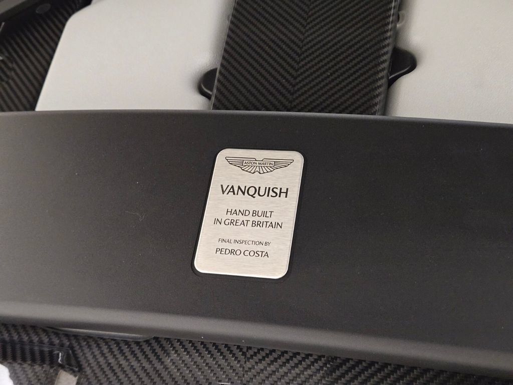 Used 2025 Aston Martin Vanquish RWD image 27