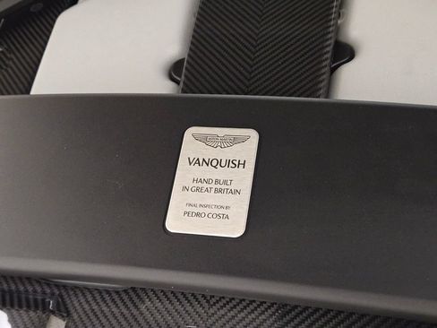 Used 2025 Aston Martin Vanquish RWD image 27