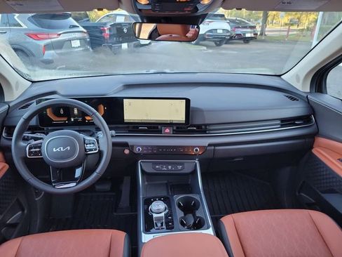 Used 2026 Kia Carnival EX image 29