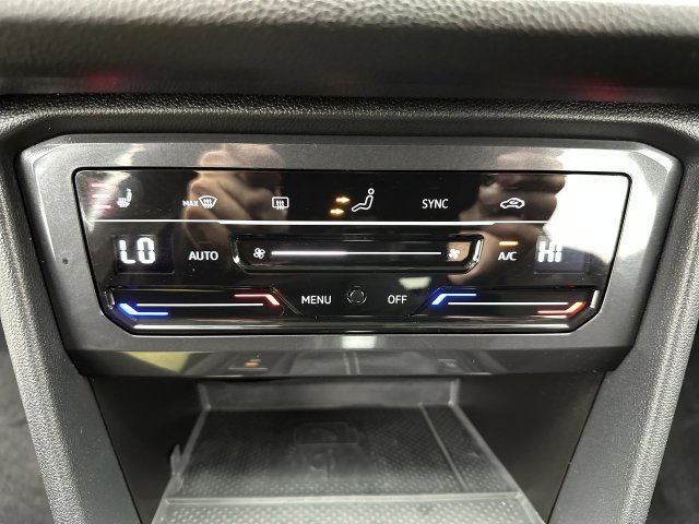 Used 2023 Volkswagen Tiguan SE AWD/4WD image 18