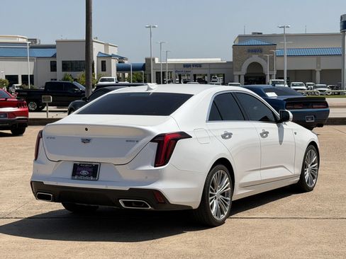 Used 2024 Cadillac CT4 Premium Luxury RWD image 4
