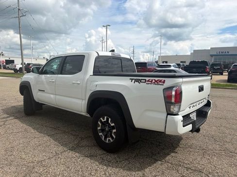 Used 2023 Toyota Tacoma TRD Off-Road w/ TRD Premium Off Road Package AWD/4WD image 4
